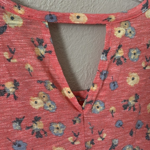 Women’s Plus Size Lane Bryant Floral Top, 18/20 2X Coral Leightweight - Picture 7 of 7